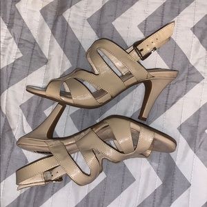NEW nude heel